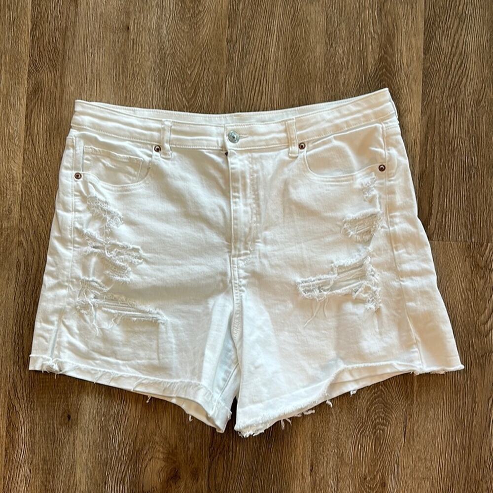 American Eagle High Waist‎ Destructed Mom White Jean Shorts 18 Raw Hem